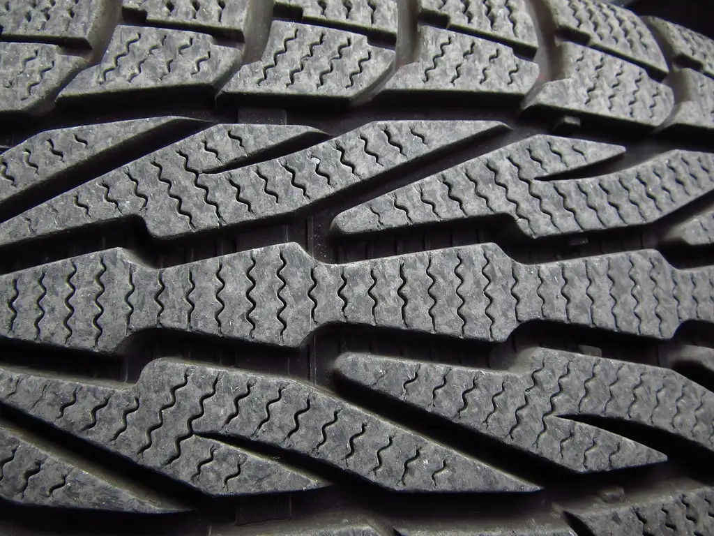 Why front tires wear faster on FWD cars