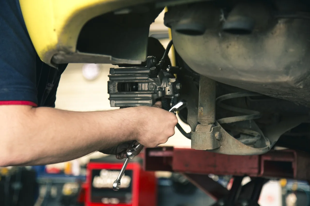 How do car brakes work?