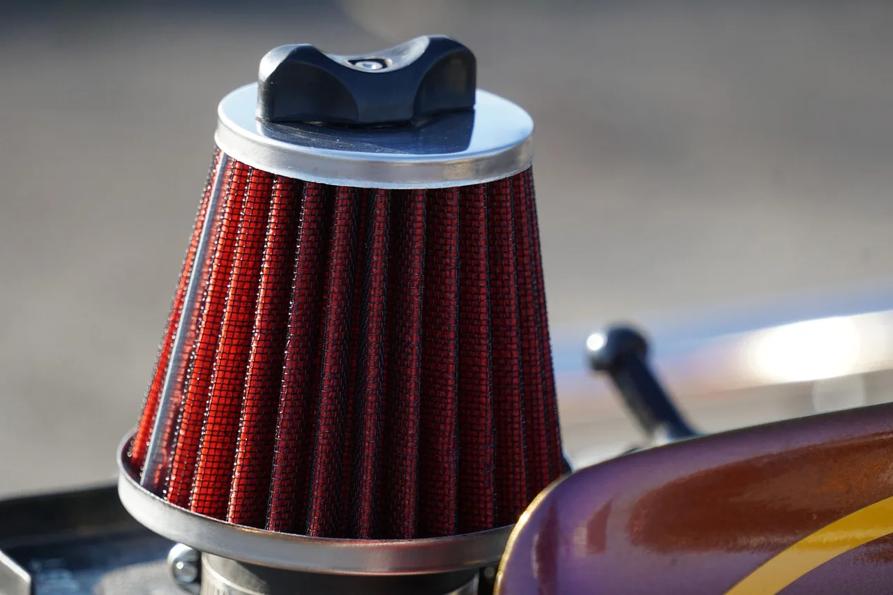 Can a dirty air filter cause driveability symptoms?