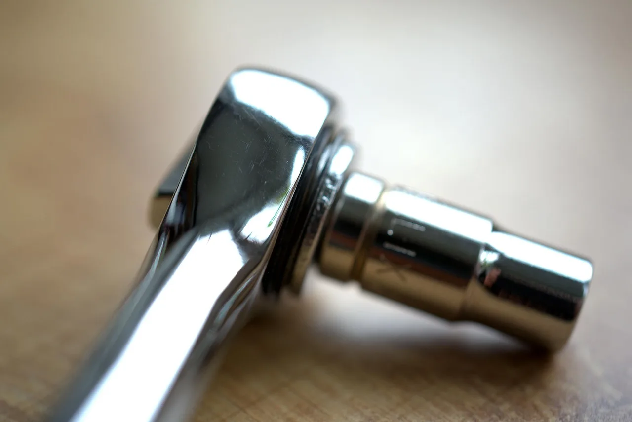 What type of torque wrench is best for car work?